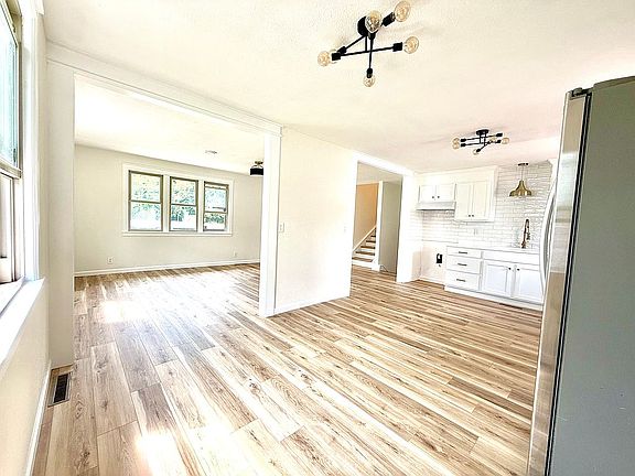 Open kitchen/living/dining 