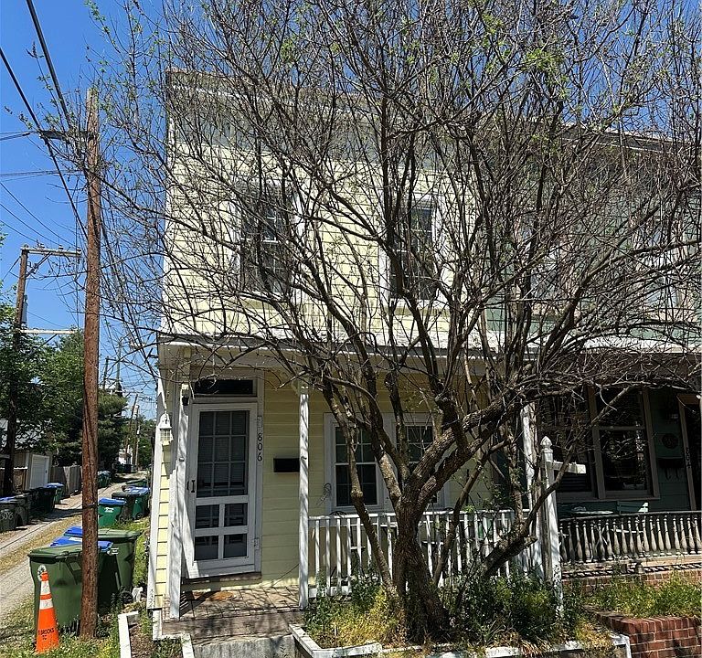 1st image of 806 Spring St