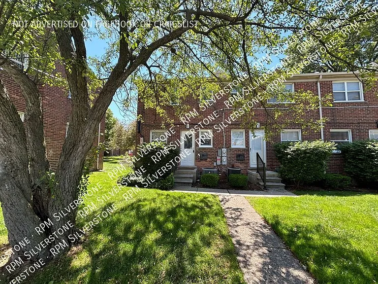 3282 Coolidge Hwy — Photo 2