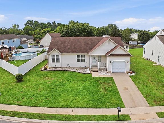4th image of 708 Millet Ln
