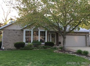 209 Forest Ridge Ct, Glen Carbon, IL 62034