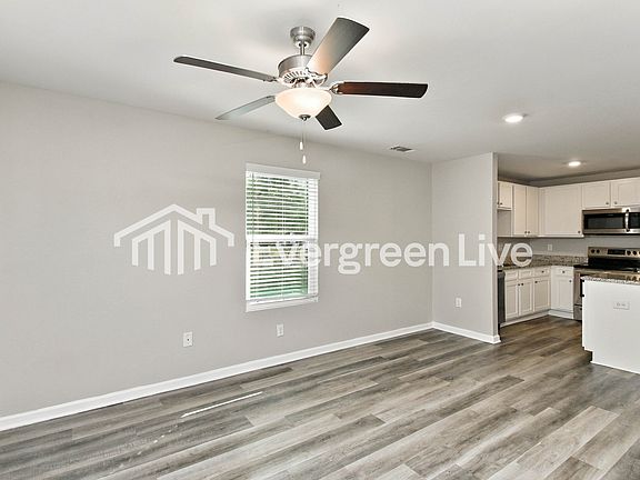 2nd image of 108 Longleaf Dr