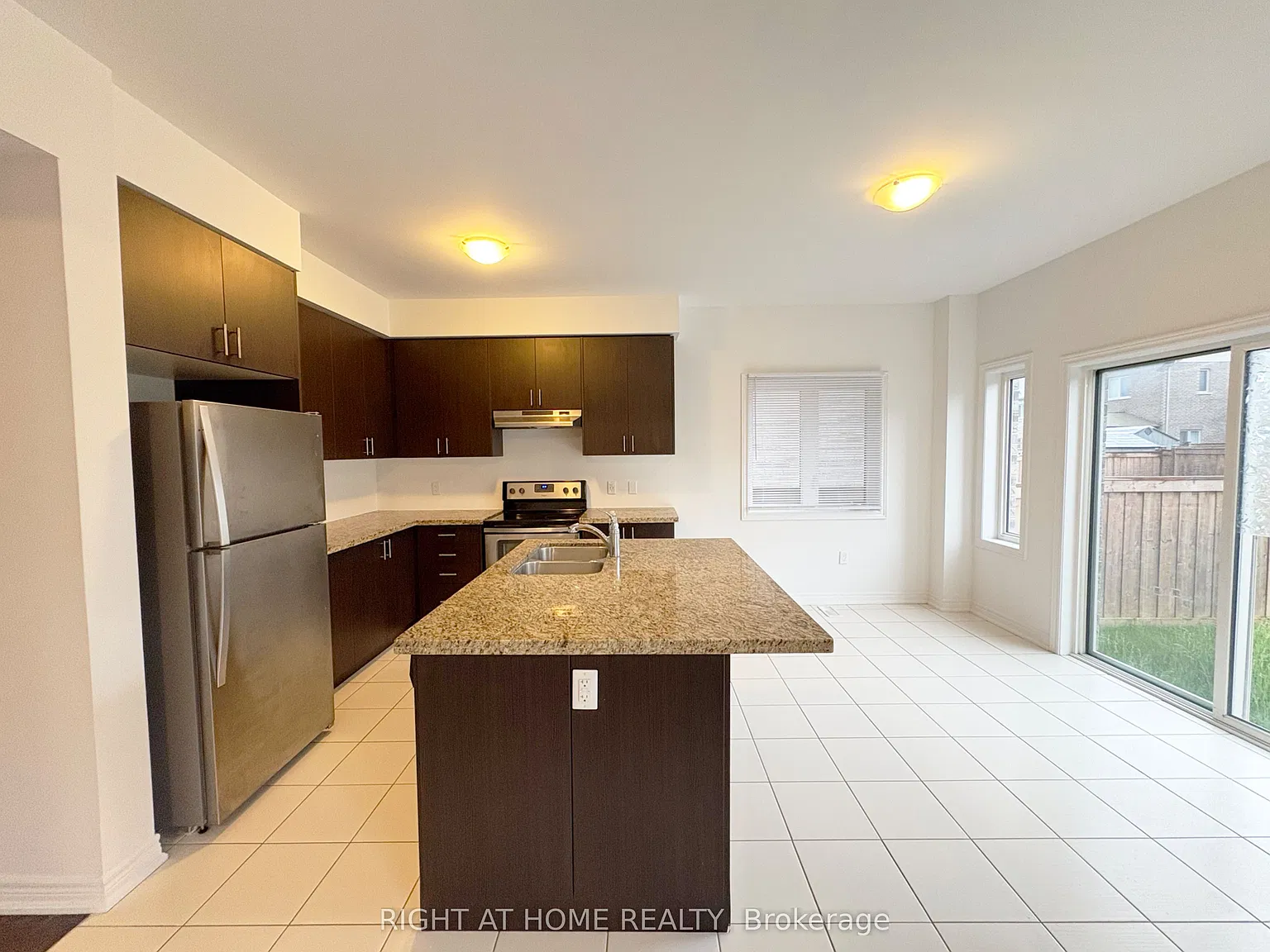 4 bed, $3,200 — Photo 3