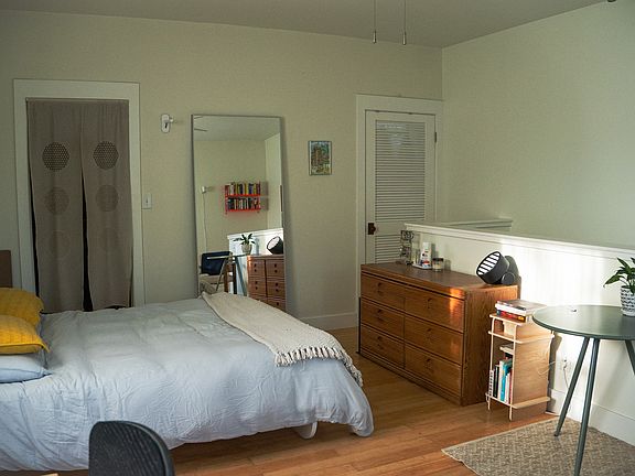 2nd image of 418 Clay St Suite 402