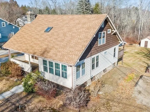 65 School St, Auburn, MA 01501