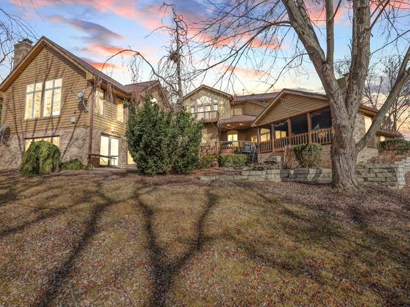 9210 County Road K, Franksville, WI 53126