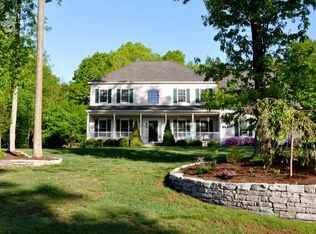 150 Devonshire Ln, Madison, CT 06443