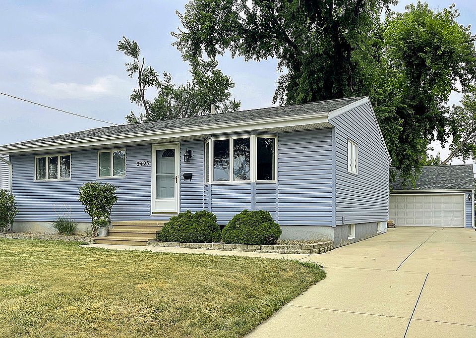 1st image of 2425 Lauren Dr SW
