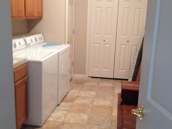 Laundry/Entry from garage 