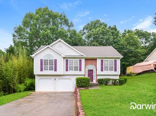 4876 Hunt Club Dr, Flowery Branch, GA 30542