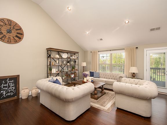3rd image of 129 Amburgy Cir