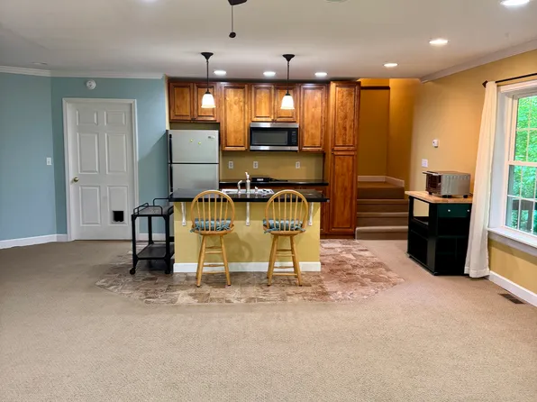 153 Hillside Dr, Swannanoa, NC 28778