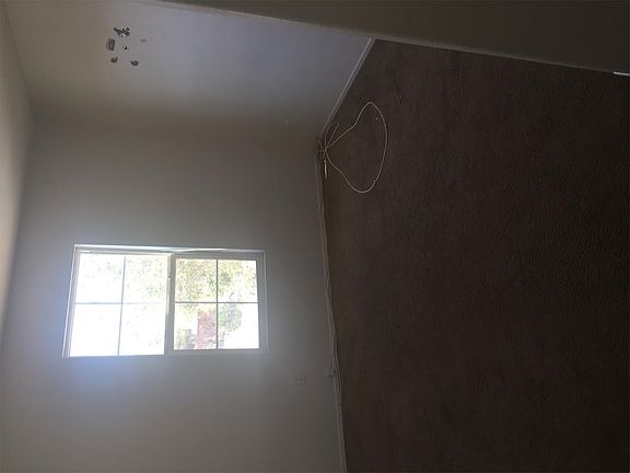 3rd image of 15117 Bluffside Ln