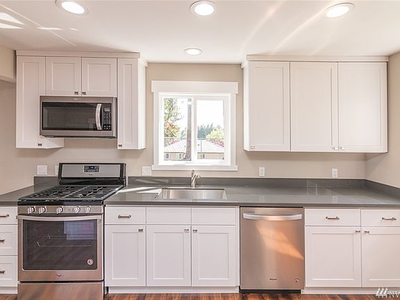 4th image of 909 S Mullen St
