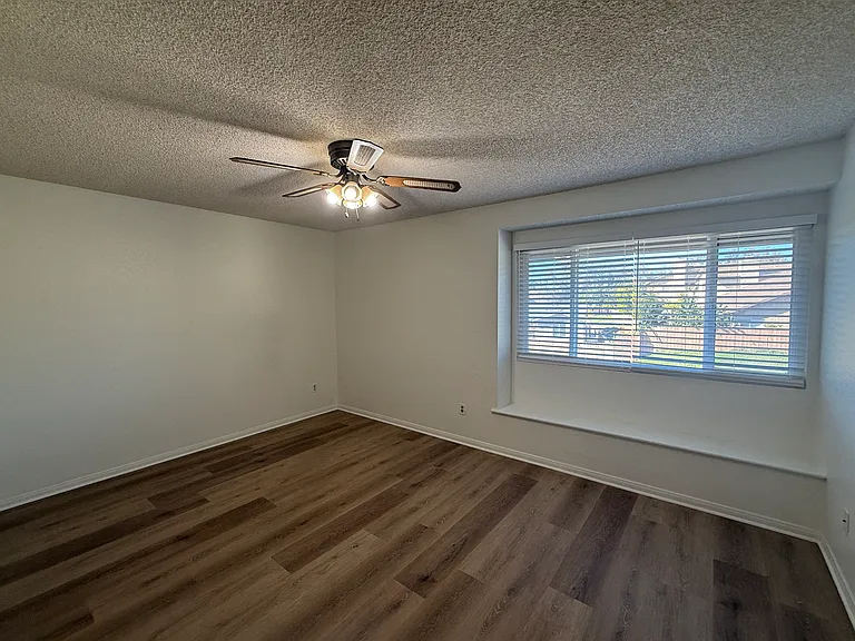 7325 Rock Canyon Dr — Photo 10