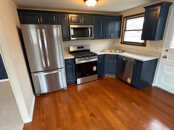 8855 S Komensky Ave, Hometown, IL 60456