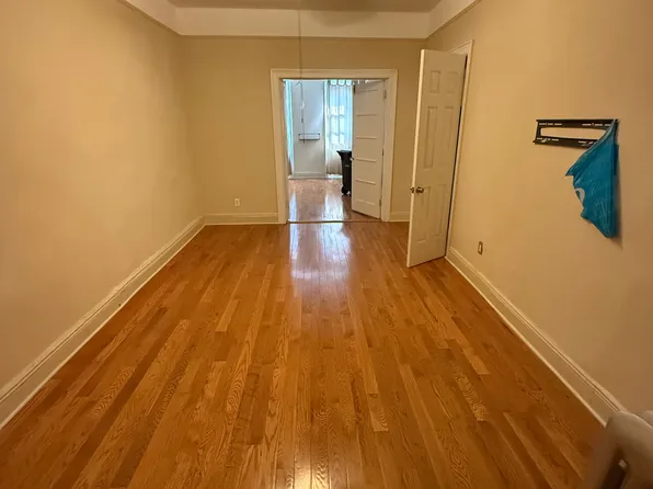 1655 Lincoln Place image 10 of 17