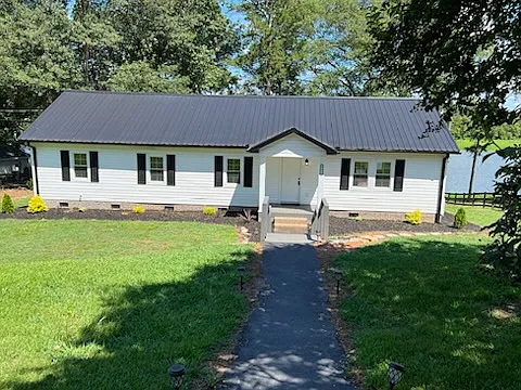 3 bed, 1440 sqft, $1,800 — Photo 1