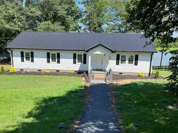 412 Berry Shoals Rd, Duncan, SC 29334