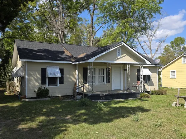 421 Plum Ave, Millen, GA 30442