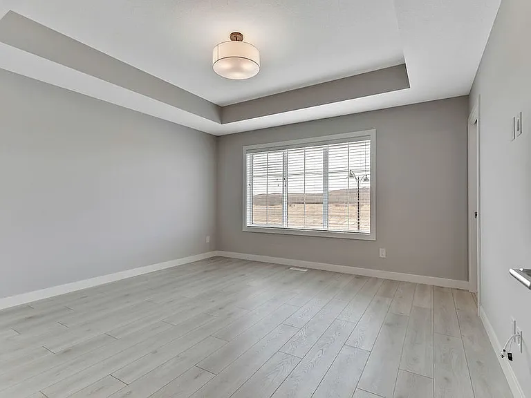 146 Creekside Dr SW #UPPER — Photo 21