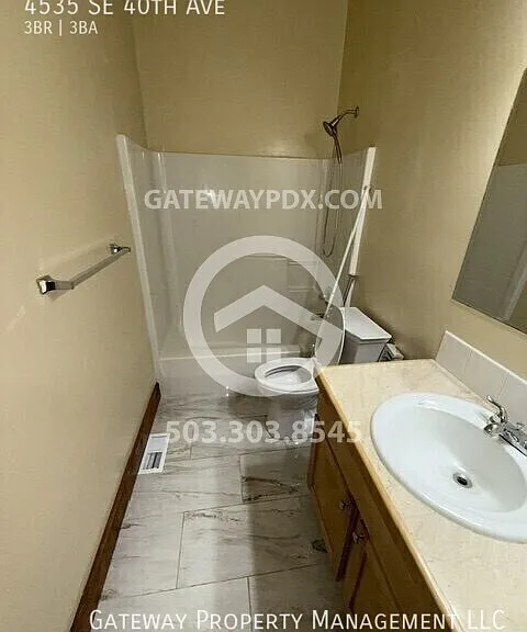 4535 SE 40th Ave — Photo 8