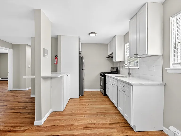 42 Lienau Pl #6A — Photo 1
