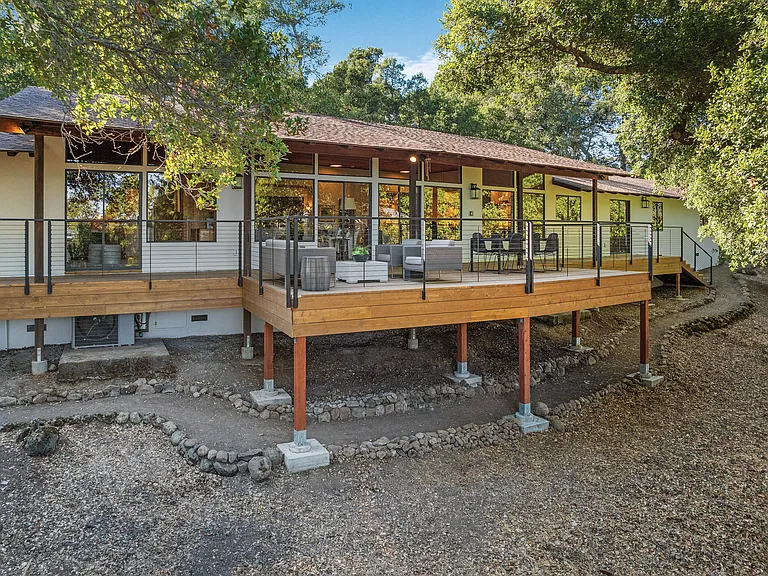 18492 White Oak Dr — Photo 15