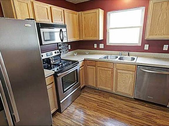 All ss appliances in the kitchen including dishwasher & built in microwave.