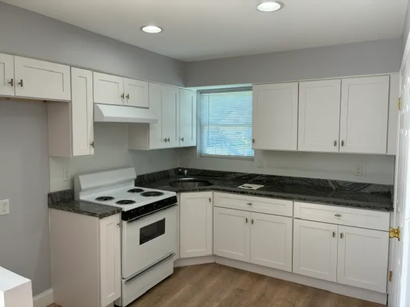 4013 Gill Ave #B, Hampstead, MD 21074