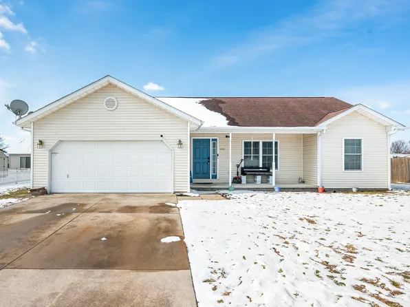 1150 Whipporwill Dr, Seymour, IN 47274