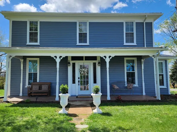 402 Luray Ave, Luray, VA 22835