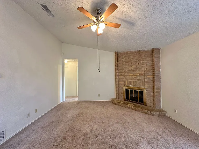 2312 Silverhill Dr — Photo 3