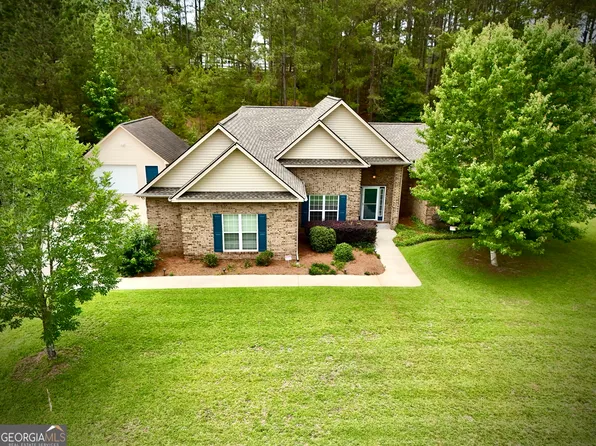110 Holly Lakes Dr, Dublin, GA 31021