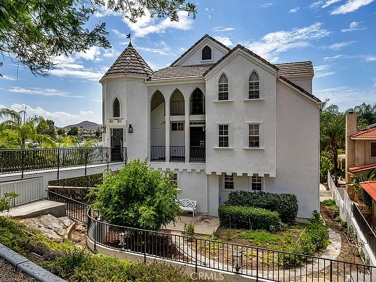 30062 Big Range Rd — Photo 1