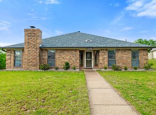 1132 Trinity Dr, Benbrook, TX 76126