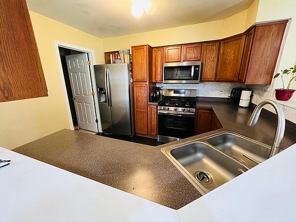 2nd image of 2371 Stoughton Cir