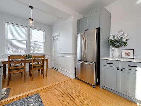 3rd image of 3814 N Albany Ave #2