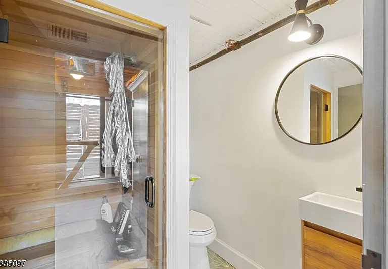 51 Greenwood Ave — Photo 15