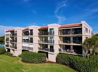 7480 Bayshore Dr APT 401, Treasure Island, FL 33706