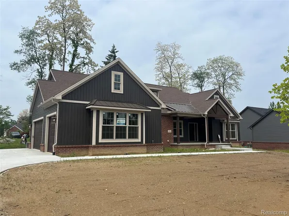 1286 Blue Ridge Pkwy, White Lake, MI 48383