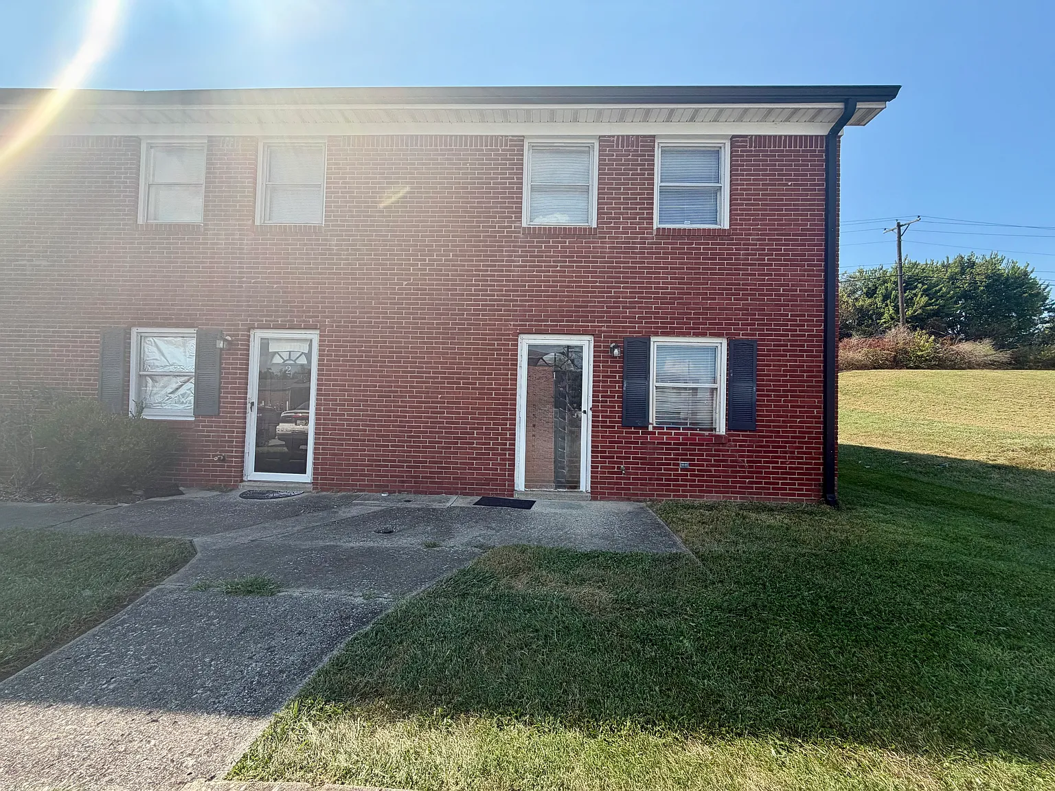 2 bed, 1000 sqft, $950 — Photo 1