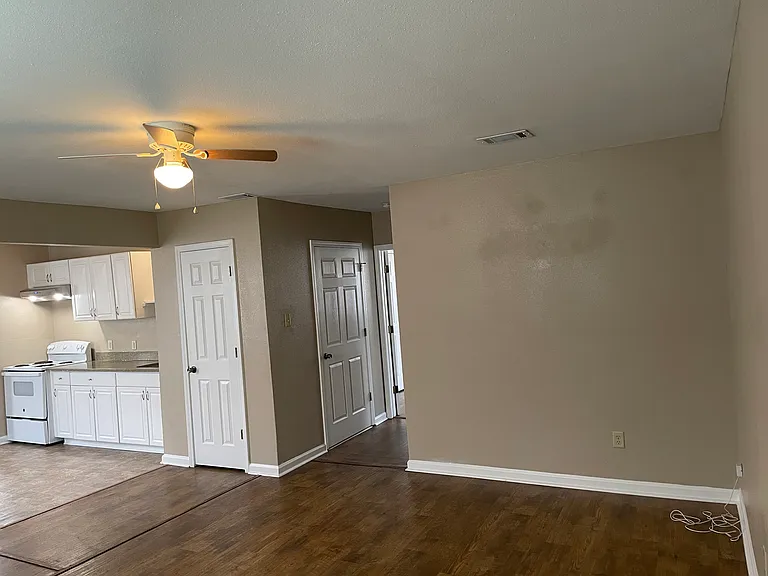 2226 Stafford St — Photo 13