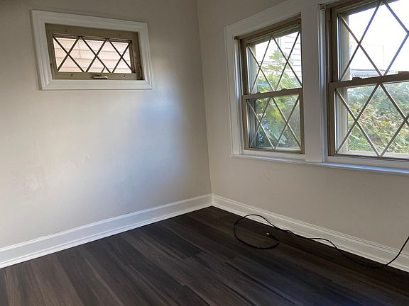 3rd bedroom with closet