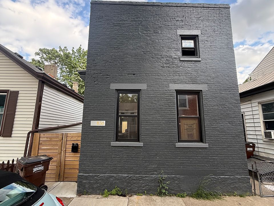 1st image of 836 Perry St