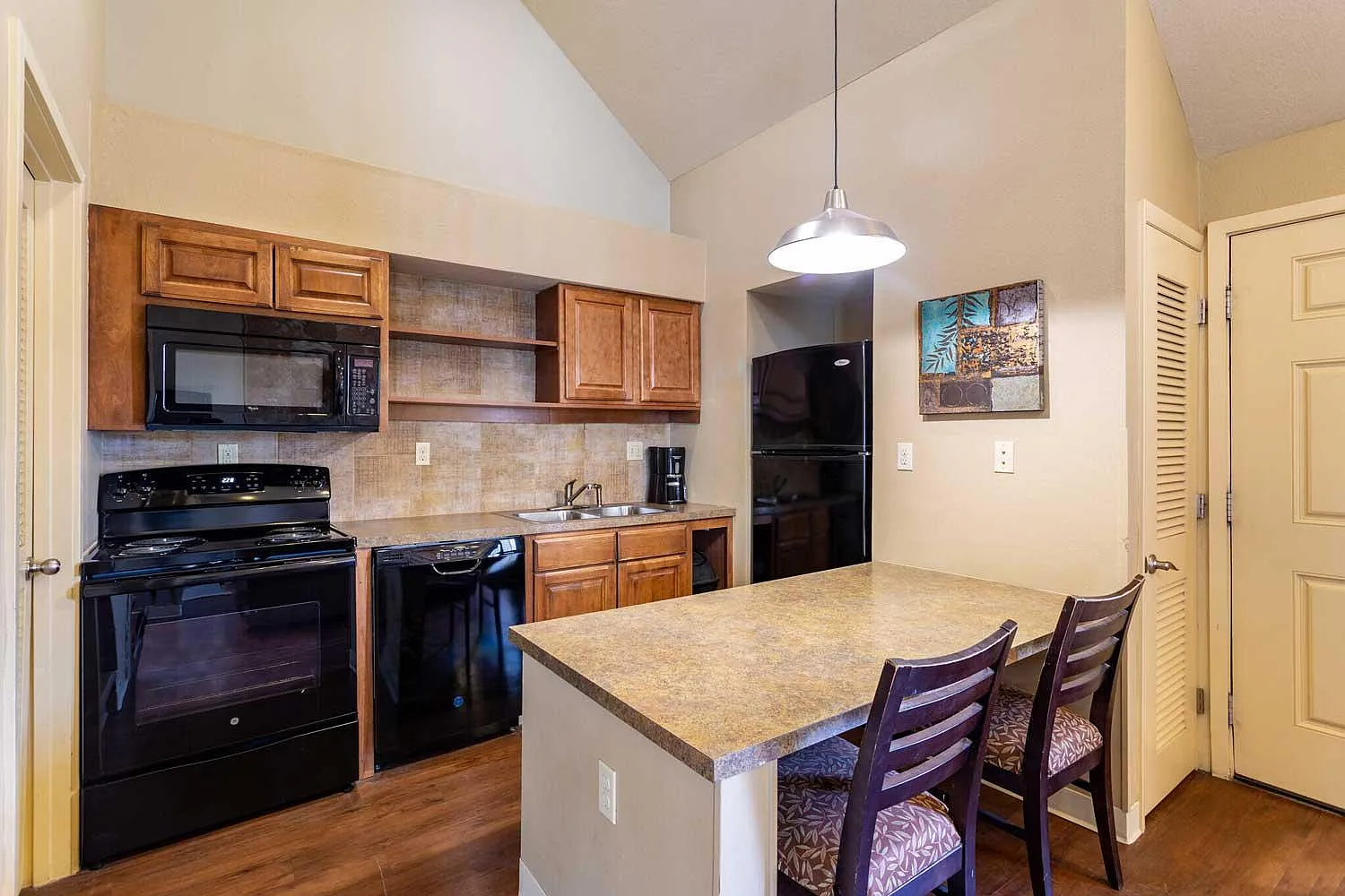 Main Street Residences — Photo 1