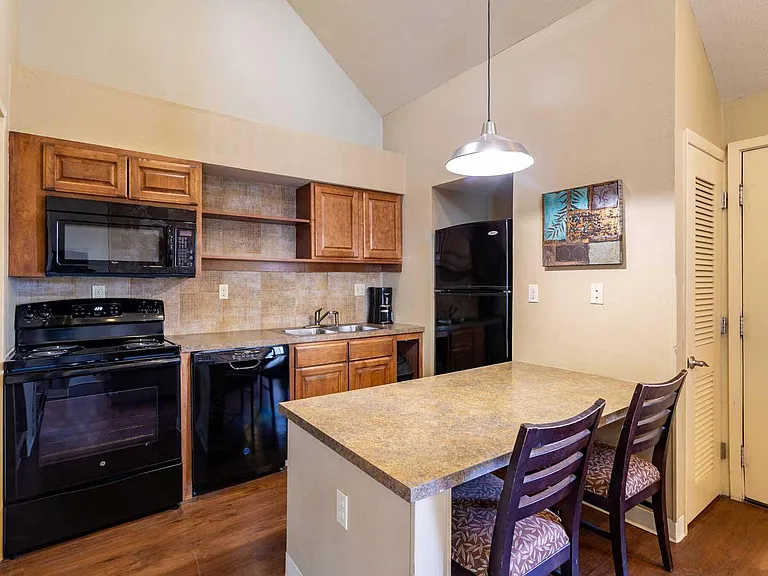 Main Street Residences — Photo 1
