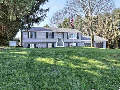 709 W Pine St, Mount Holly Springs, PA, 17065