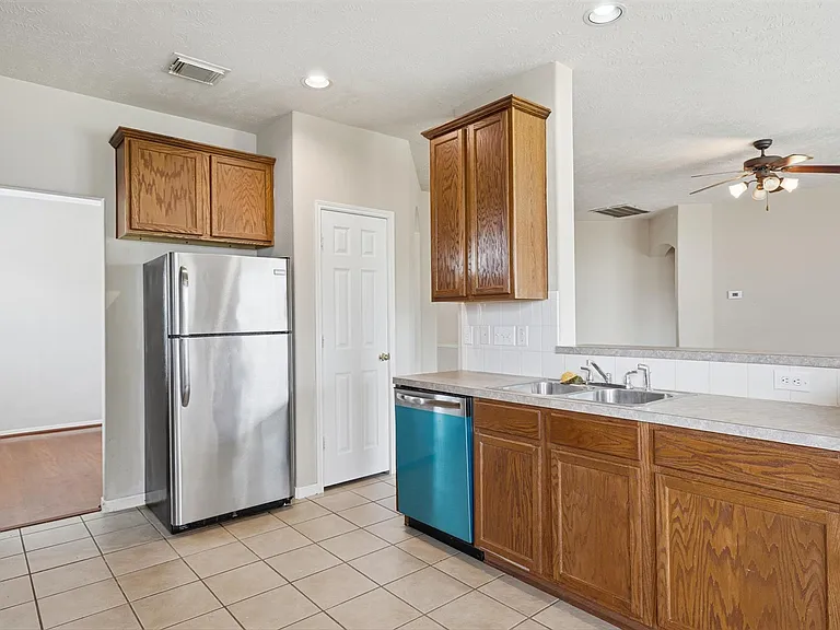 18010 Timber Crossing Ln — Photo 16