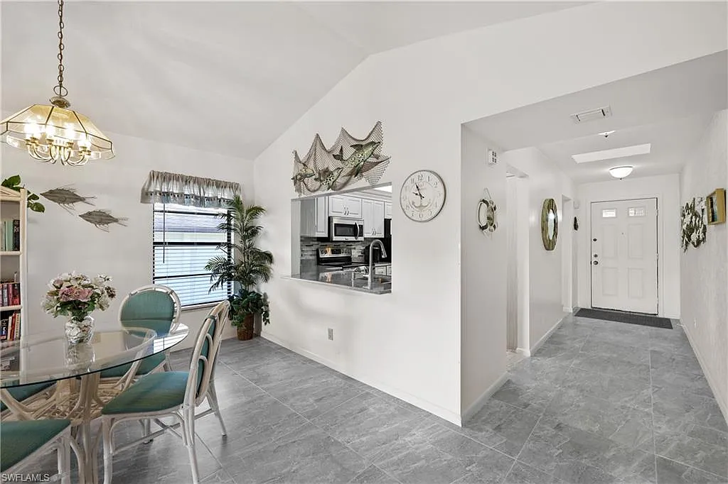2 bed, 2.0 bath, 1260 sqft, $5,750 — Photo 3